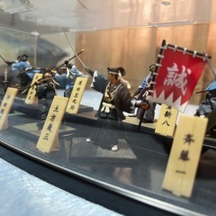 新撰組額とフィギュア8人衆　2点まとめて　幕末　インテリア　武士　武士道の画像