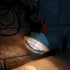 投光器　二芯　使用済み　電球付　防犯　街灯　工事の画像