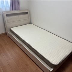 シングルベッド