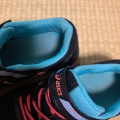 スニーカー　ブラックの画像