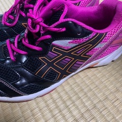 スニーカーの画像