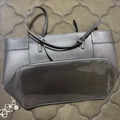 GUESS バッグの画像