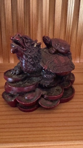 木彫りの置き物ほか