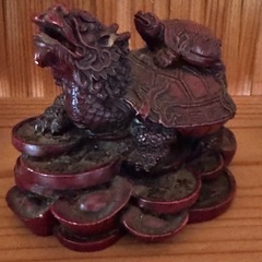 木彫りの置き物ほかの画像