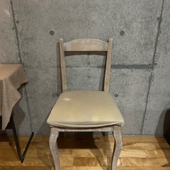 アンティーク椅子(ホワイト)