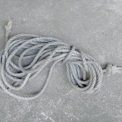 フック付きロープ　ロープ　アウトドア　登山　引っ越し　荷下ろし　使用済みの画像