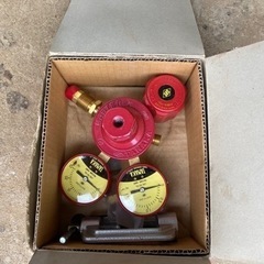 アセチレン圧力調整器　未使用品の画像