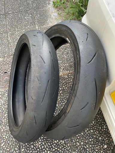 20-60代からのファッション通販  ダンロップα13sp 110/70と140/70の17 南千里のタイヤ (J) パーツ
