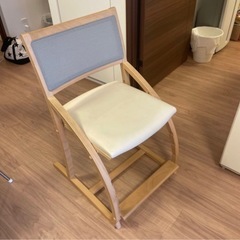 カリモク学習椅子