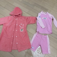 女の子ラッシュガード水着セット110+バスローブの画像