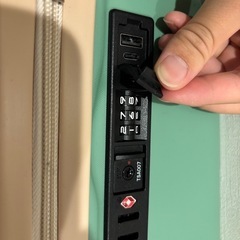 中古キャリーケース　60L ライトグリーンの画像