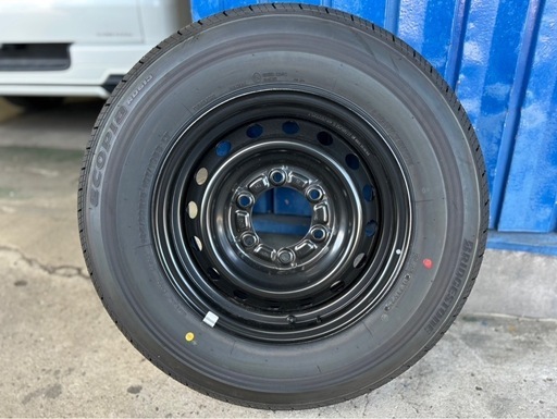 新車外しのハイエース純正スチール入庫しました！ ハイエース