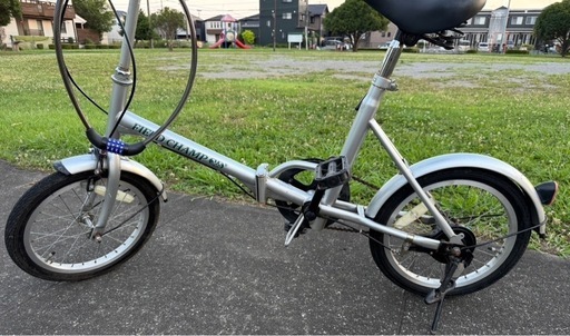 折りたたみ自転車 16インチ 自転車 軽量 安い ライト付 ロック錠