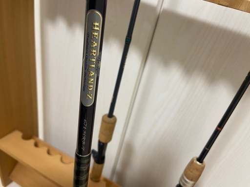バスロッド3本とロッドスタンド [DAIWA] ハートランドZ [SHIMANO] AXIS
