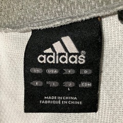 アディダスパーカーの画像