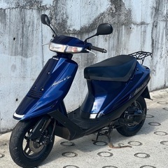 大人気セール‼️ピンクナンバー車両🎀安心のバッテリー充電済み🔋前後タイヤまだまだ山あり⛰️嬉しいオイル満タン補充済み🈵オイル交換不要⭕️継ぎ足しだけで🆗2サイクルでパワフルな走り💨CE11A アドレスV100✴の画像
