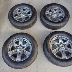 ハイエースに使用していたホイールと未使用のサマータイヤの画像