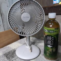 🌿卓上用コンパクト扇風機￥5000位しましたの画像