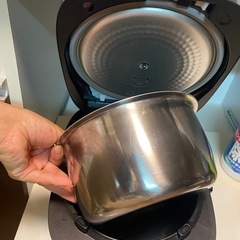 【Panasonic IHジャー炊飯器 SR-CFE109（2021年製）】ジャンク品
の画像
