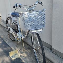 パナソニックのおしゃれなシルバーの 電動アシスト自転車 Vivi