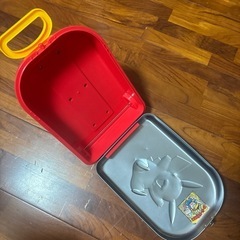 ピカチュウ お菓子が入ってた缶の画像
