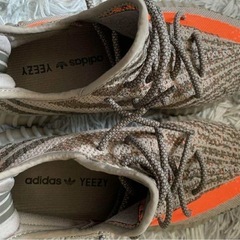 yeezy boothシューズの画像