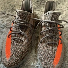 yeezy boothシューズの画像