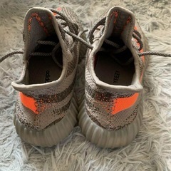 yeezy boothシューズの画像