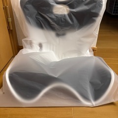 【新品未使用品】姿勢矯正 椅子座るだけ腰が痛くならないクッション 骨盤サポートチェア 腰痛 椅子 軽量　の画像