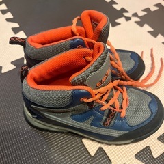 20センチ　トレッキングシューズの画像