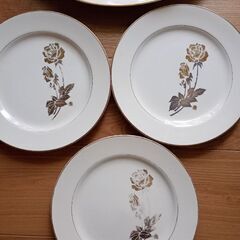バラ模様　プレート４枚の画像