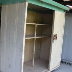 イナバ物置　古いけどガッチリボディでまだ使えます　の画像