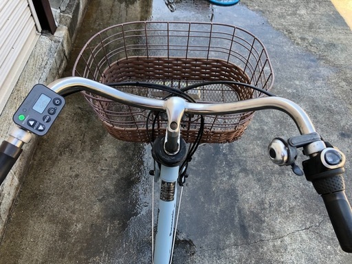 677  パナソニック最新機種電動アシスト自転車vivi26インチミズイロボディー