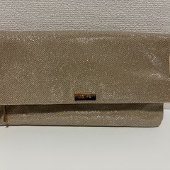 クラッチバッグ　ゴールド