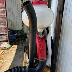 共立　背負式動力散布機　大容量26L 1KG剤対応 GKD6000 混合ガソリン 背負式　農薬　消毒 肥料 害虫駆除　除草　ブロワー　宮崎　簡易始動動画ありの画像