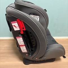 【取りに来てくださる方限定7/8夕方まで】Joieチャイルドシート　1歳頃〜7歳頃まで使用可の画像