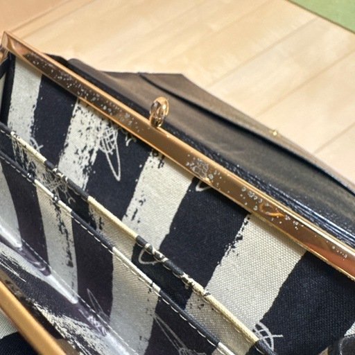 ヴィヴィアン　がま口長財布