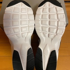 H⭐️新品•未使用⭐️タグ付き⭐️ナイキ🟩Nike🟩エアマックス🟩27.5cm🟩楽天で35,042円で購入🟩 の画像
