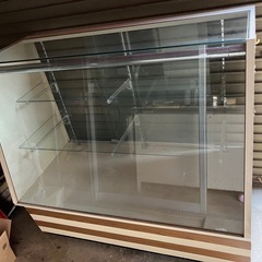 ガラスショーケース