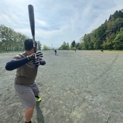 出来立てホヤホヤ草野球チームのメンバー募集☘️ - スポーツ