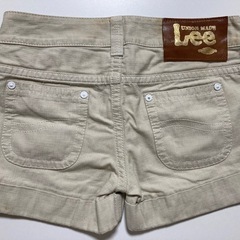Lee レディース　白デニムショートパンツの画像