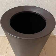 美品【定価3000円ほど】ゴミ袋が隠れるゴミ箱の画像