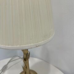 テーブルランプ　蝶モチーフ 真鍮調 おしゃれ照明 インテリアにの画像
