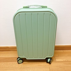 新品未使用品　グリーン　キャリーケースの画像