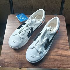 新品 22.5cm レディース スニーカー ホワイト 厚底 シュ...