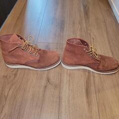 超美品　希少品　REDWING ブーツ　レッドウィング ラウンド 8813
レッドウィング
23.5cm
2013年4月製造
倉庫にずっとしまっていました、中敷き外装綺麗です底の部分が少し汚れていますが未使用か美品だと思います。靴の画像