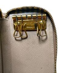 PRADA キーケース ピンクの画像