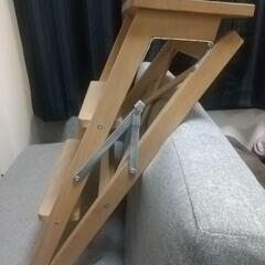 味のある木製脚立。お届け可能。の画像