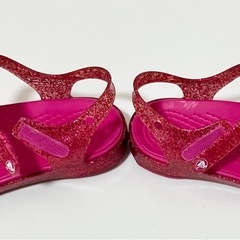 crocs 15.5cm キッズ用　キャンディピンク　グリッターサンダルの画像