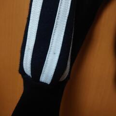 adidas⭐️トレーナーの画像